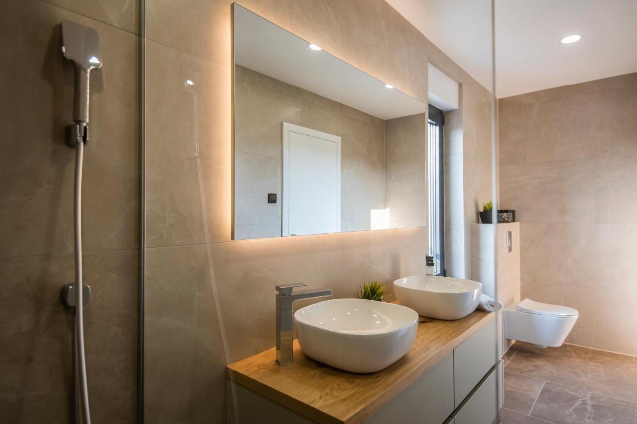 Villa Magna Luxury Apartments Murter Exterior photo