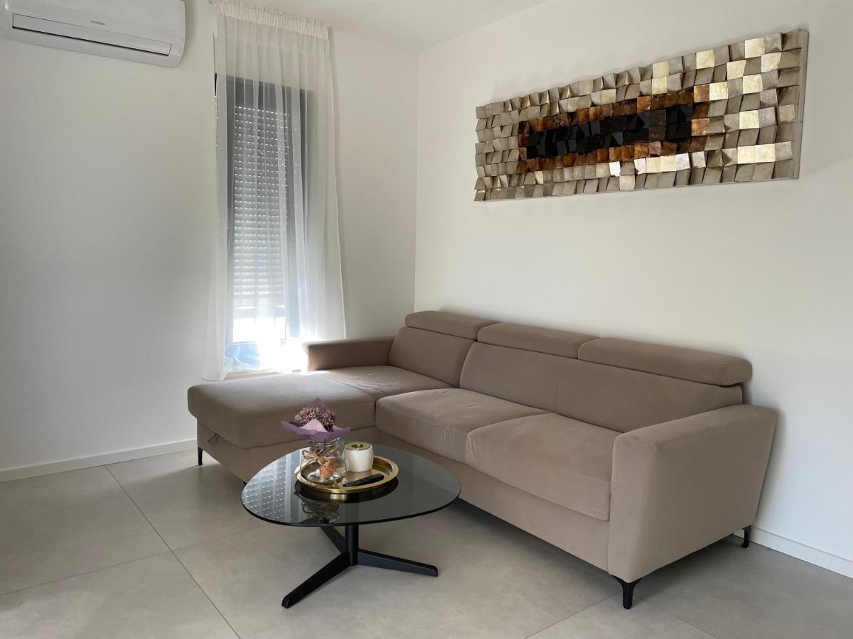 Villa Magna Luxury Apartments Murter Exterior photo