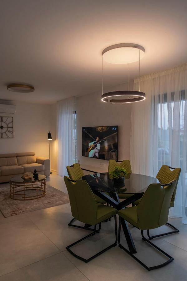 Villa Magna Luxury Apartments Murter Exterior photo